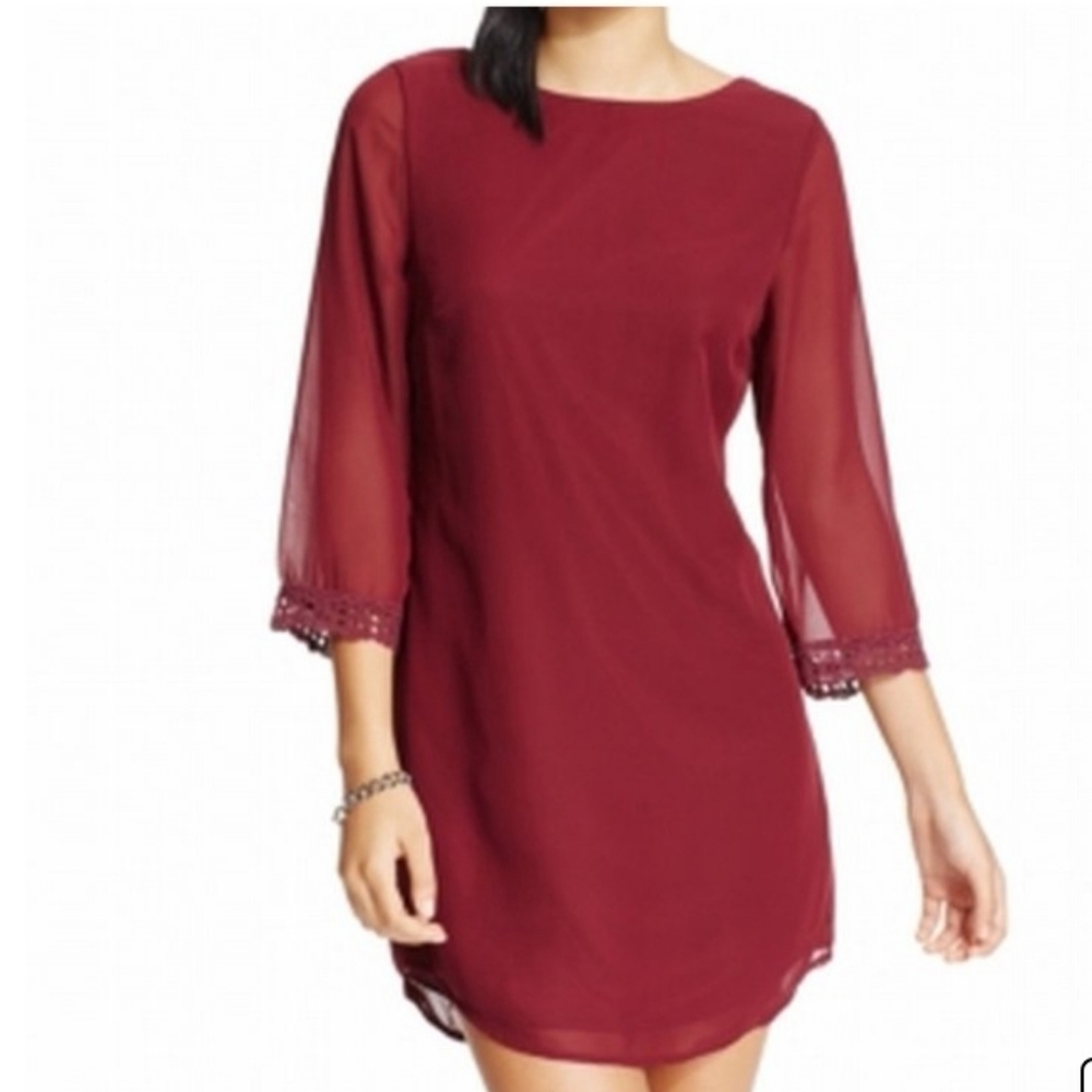 SPEECHLESS embroidery detail dress. Medium